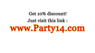 На девичнике тёлки прямо на танцполе сосут у парней и трахаются с ними в пилотки